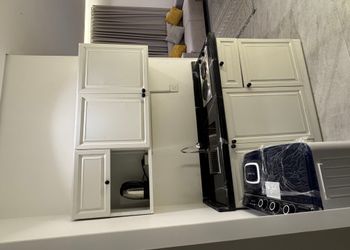 شقة بغرفة معيشة وغرفة نوم 