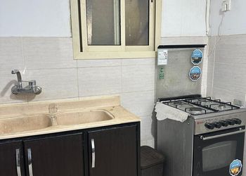 استراحة بمجالس واسعة وفناء خارجي