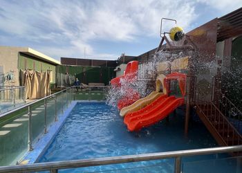  شاليه بجلسة خارجية ومسبح 