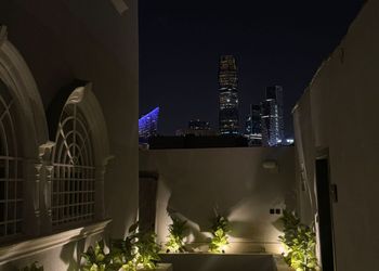 استديو انيق بجلسه جانبيه ودخول ذاتي 