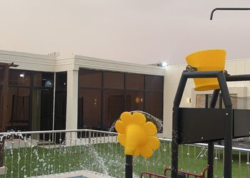 شاليه بجاكوزي ومسبح وألعاب مائية