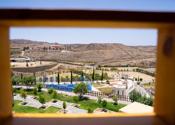 كوخ بمرافق خارجية مشتركة 