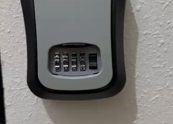 شقة بغرفة معيشة وغرفة نوم 