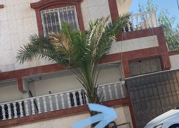 شقة بصالة مريحة وغرفة نوم 
