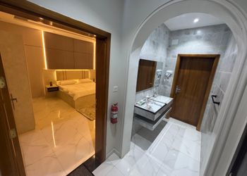 استديو بسرير ماستر وجلسة جانبية 