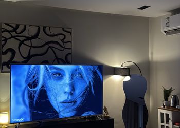 استديو بألوان مريحة وأثاث راقي