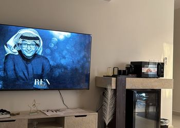 شقة بغرفتين نوم وصالة أنيقه 