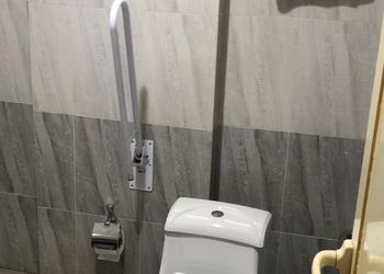 استديو بسرير ماستر وأثاث مريح 
