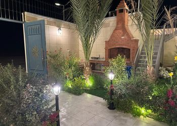 شاليه بألعاب أطفال ومسبح