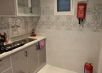 استديو بسرير ماستر وجلسة جانبية
