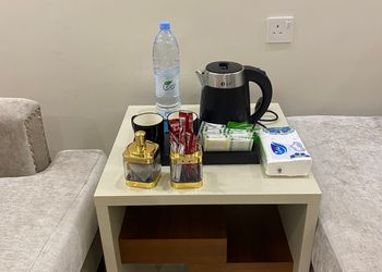 شقة بصالة وغرف نوم