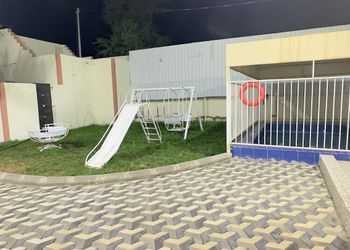 شاليه بمسبح خارجي وجلسة خارجية