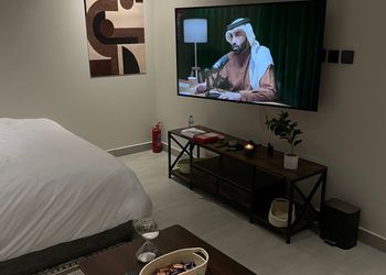 استديو بسرير ماستر وجلسة جانبية