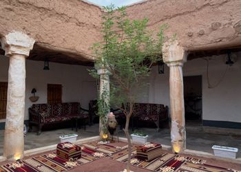 استراحة بجلسه خارجيه 