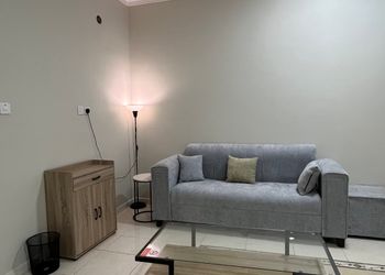 شقة بثلاث غرف نوم وصالة 