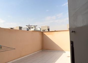شقة بـ3 غرف نوم وغرفة معيشة 