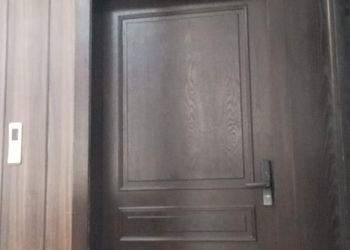 شقة بغرفة معيشة وغرفتين نوم 
