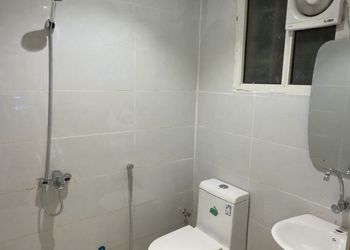 استديو بسرير ماستر وجلسة جانبية 
