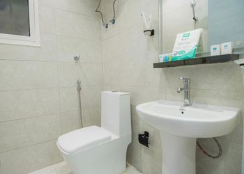شقة بصالة أنيقة ودخول ذاتي