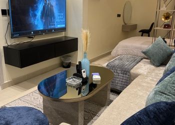 استديو بسرير ماستر وجلسة جانبية 