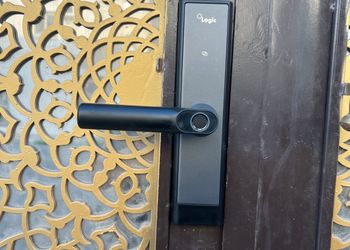 شقة بغرفتين نوم وصالة 