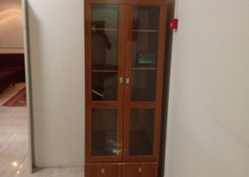 شقة بغرفتين نوم وصالة ومجلس