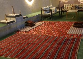شاليه بجلسة خارجية ومسبح 