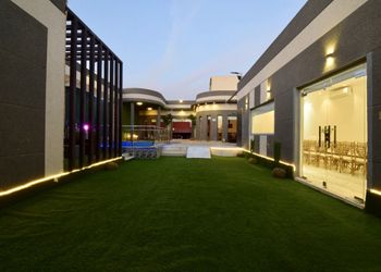شاليه بركن شواء ,موقد حطب,ستيج مضيئ