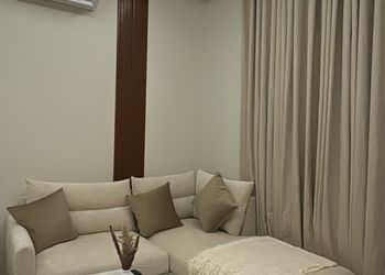 استديو بسرير ماستر وجلسة جانبية