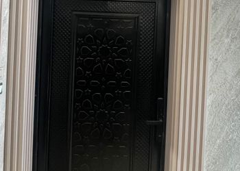 شقة بغرفة معيشة وغرفتين نوم 