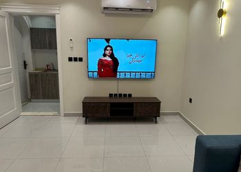 شقة بغرفة معيشة وغرفة نوم 