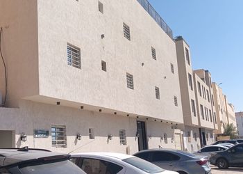 استديو بسرير ماستر وجلسة جانبية 