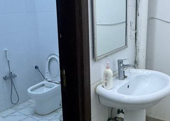شقة انيقة بغرفة نوم وصالة ومجلس
