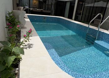 شاليه بمسطح اخضر