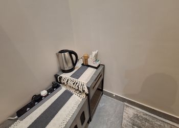 استديو بسرير ماستر وجلسة جانبية 