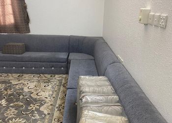 شقة بغرفتين نوم وصالة 