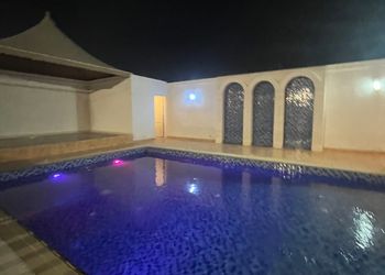 شالية بمجلس وغرفتين نوم 