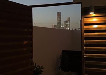 شقة بسرير ماستر بتصميم انيق 
