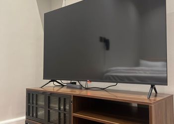 استديو بأثاث مريح وبسيط 