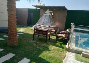 شاليه بغرفة نوم و جلسة خارجية