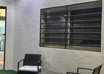 استراحة بمسطح اخضر وجلسه خارجيه