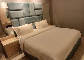 استديو بسرير ماستر وأثاث مريح 
