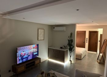 استديو هادئ بسرير ماستر 