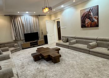استراحة بملعب ومسبح