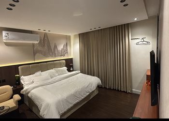 استديو بأثاث مريح وبسيط 