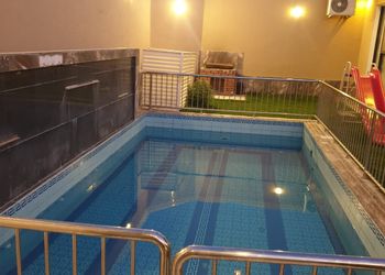 شالية بمسبح وجلسة خارجية 