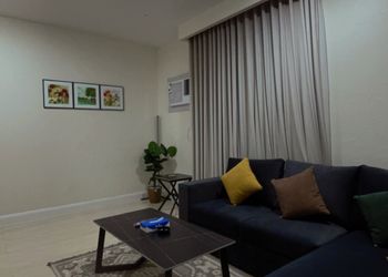 شقة بدخول ذاتي وغرفة نوم مريحة 