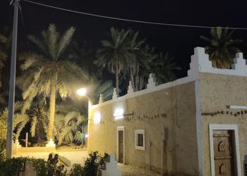 مزرعة بمناظر خلابة وجلسة خارجية 