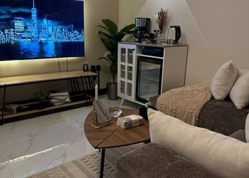 استديو بسرير ماستر وجلسة جانبية