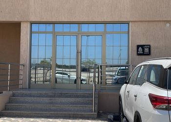 شقة بغرفتين نوم وصالة 